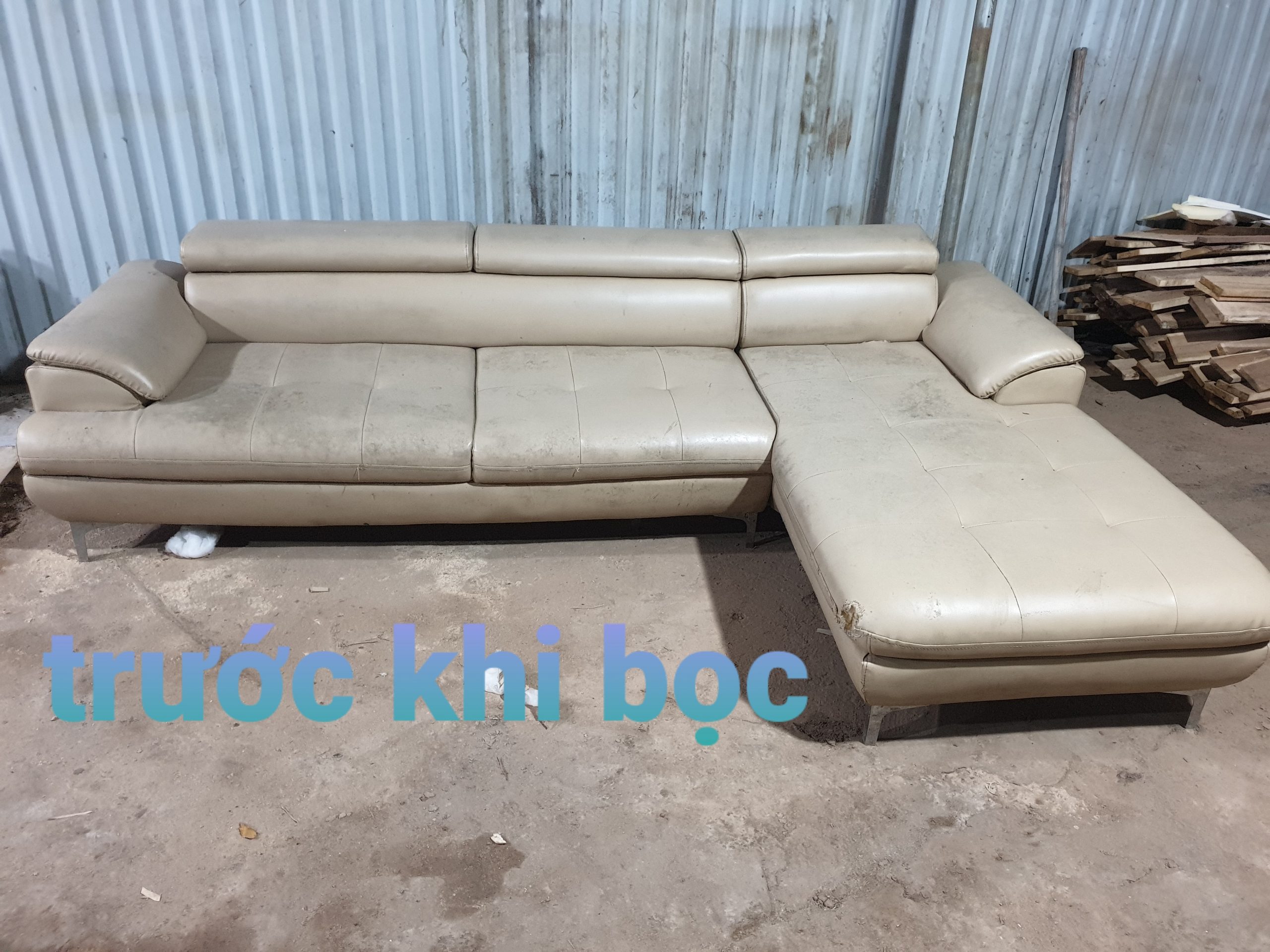 Ghế sofa chưa bọc sau thời gian dài sử dụng